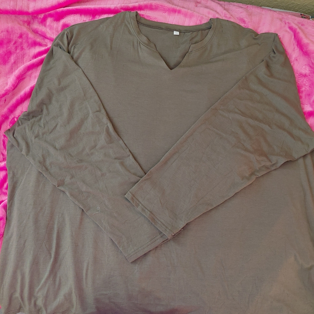 Gray Long Sleeve V-Neck Shirt